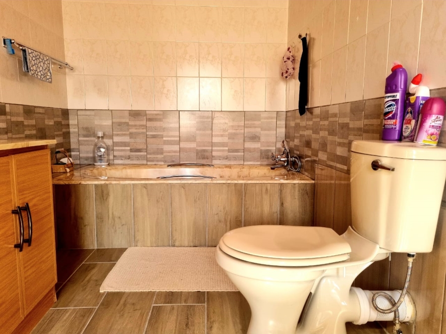 4 Bedroom Property for Sale in Royldene Northern Cape